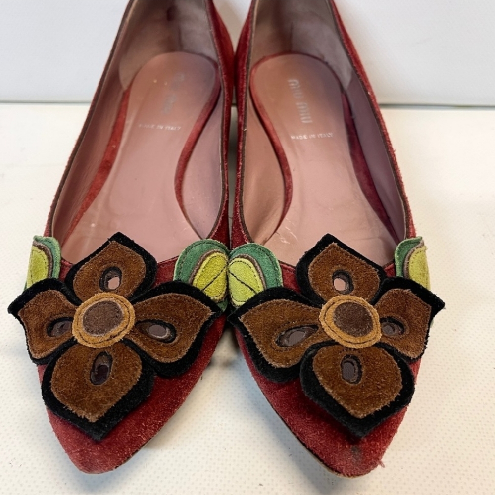 Miu Miu Suede Red Flower Pointed Flat Shoes Balle… - image 5